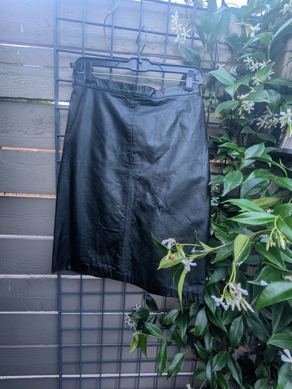 Larry Levine Black Faux Leather Pencil Skirt